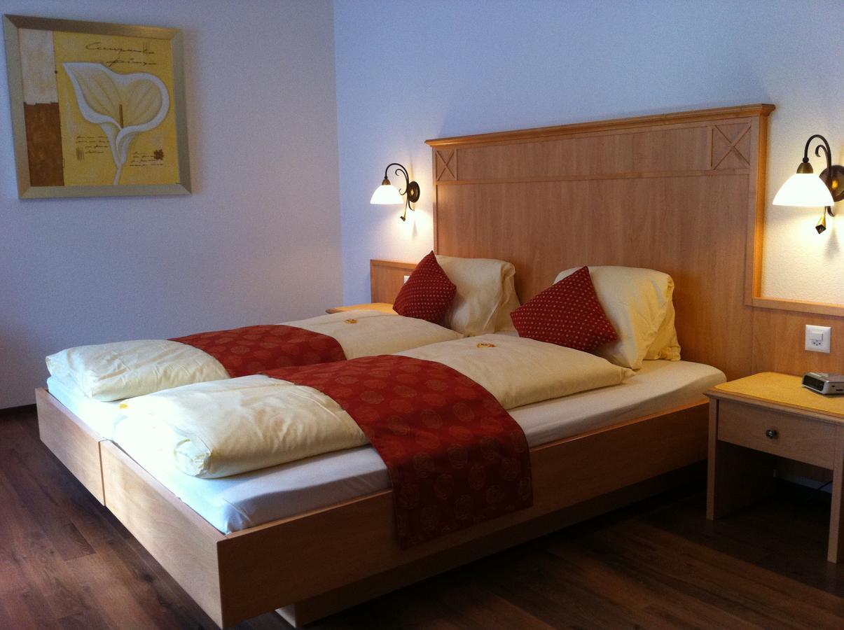 Hotel Kreuz Holderbank Buitenkant foto